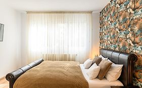 Xili'S Apartment & Free Private Parking